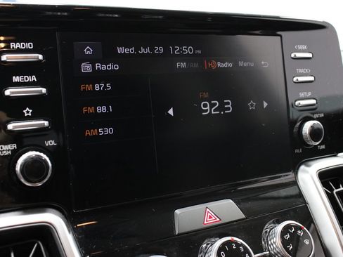 Used 2023 Kia Sorento LX AWD/4WD image 2