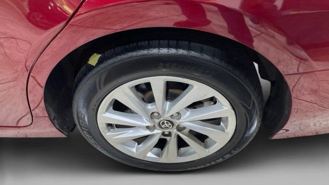 Used 2021 Toyota Camry LE FWD image 4