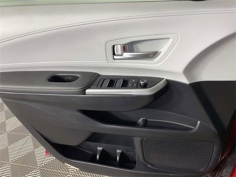 Used 2025 Toyota Sienna XSE image 28