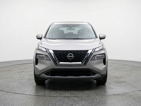 Used 2025 Nissan Rogue SV AWD/4WD image 2