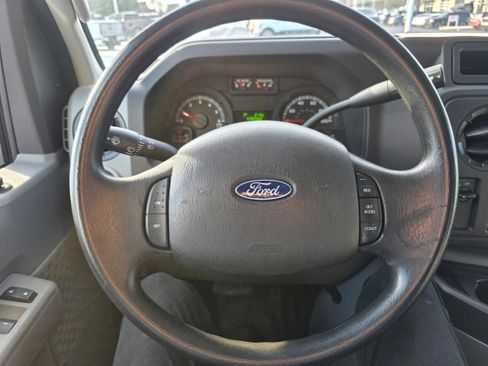 Used 2019 Ford E-350 and Econoline 350 Super Duty w/ Power Windows & Locks Group image 12