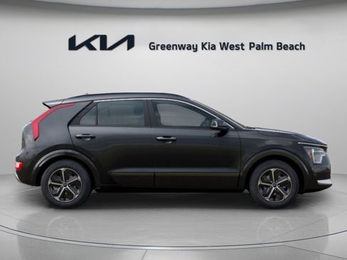 New 2026 Kia Niro FWD image 9