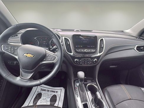 Used 2023 Chevrolet Equinox Premier image 11
