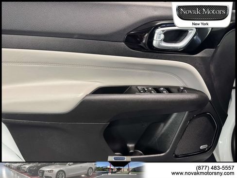 Used 2023 Jeep Compass Limited w/ Sun and Sound Group AWD/4WD image 18