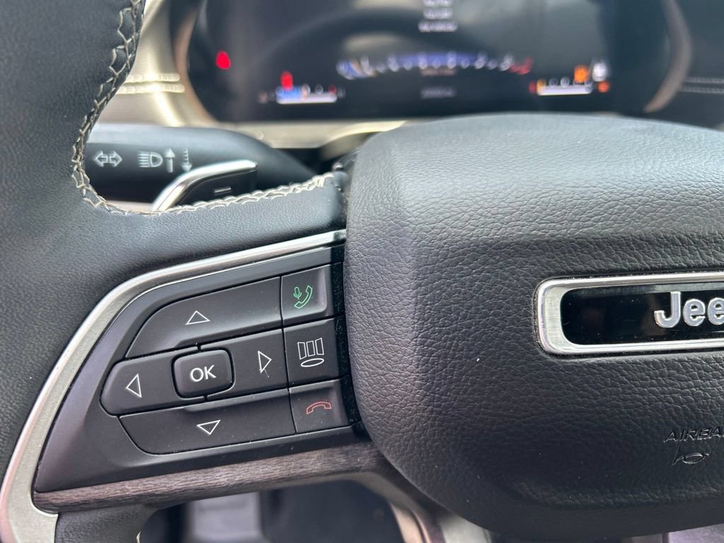 Used 2023 Jeep Grand Cherokee L Limited AWD/4WD image 20