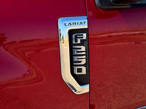 Used 2018 Ford F250 Lariat w/ Lariat Ultimate Package AWD/4WD image 11