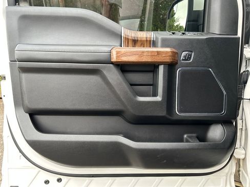 Used 2018 Ford F150 Lariat image 8