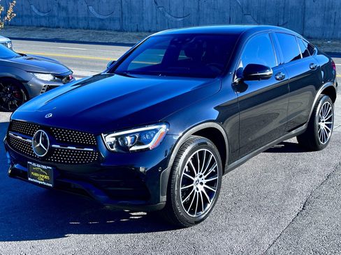 Used 2021 Mercedes-Benz GLC 300 4MATIC Coupe w/ AMG Line image 9