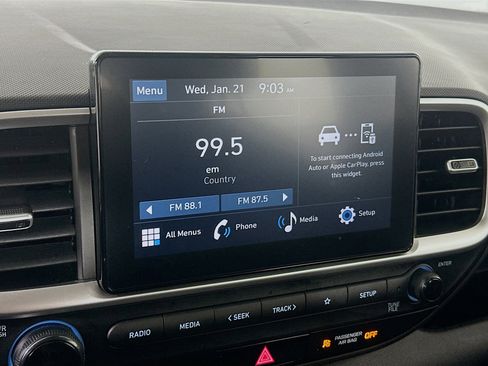 Used 2025 Hyundai Venue SE image 19