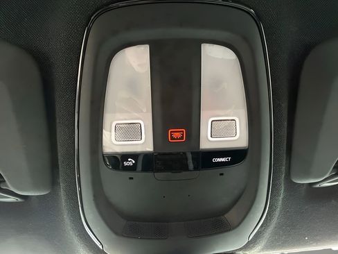 Used 2022 Polestar Polestar 2 image 32