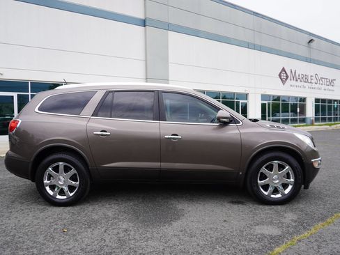 Used 2010 Buick Enclave CXL FWD image 8