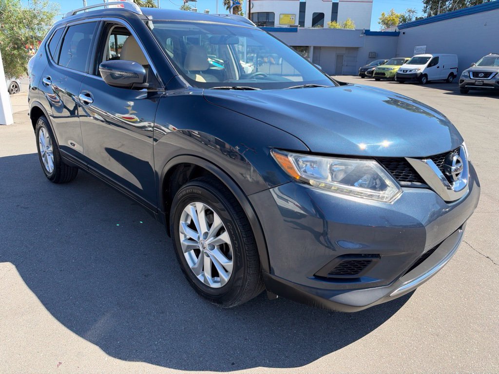 Used 2016 Nissan Rogue SV FWD image 1