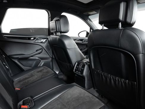 Used 2016 Porsche Macan S image 22