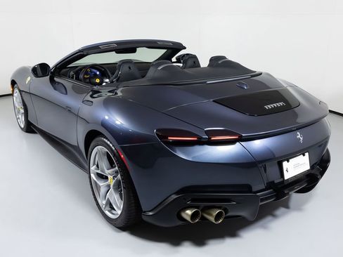 Used 2024 Ferrari Roma Spider image 26