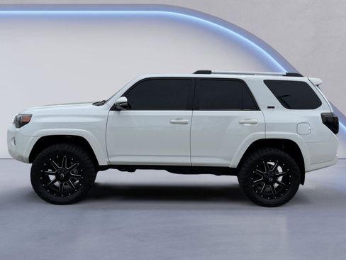 Used 2024 Toyota 4Runner SR5 Premium w/ Moonroof Package AWD/4WD image 9