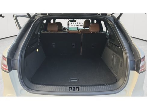 Used 2023 Lincoln Nautilus Reserve AWD/4WD image 23