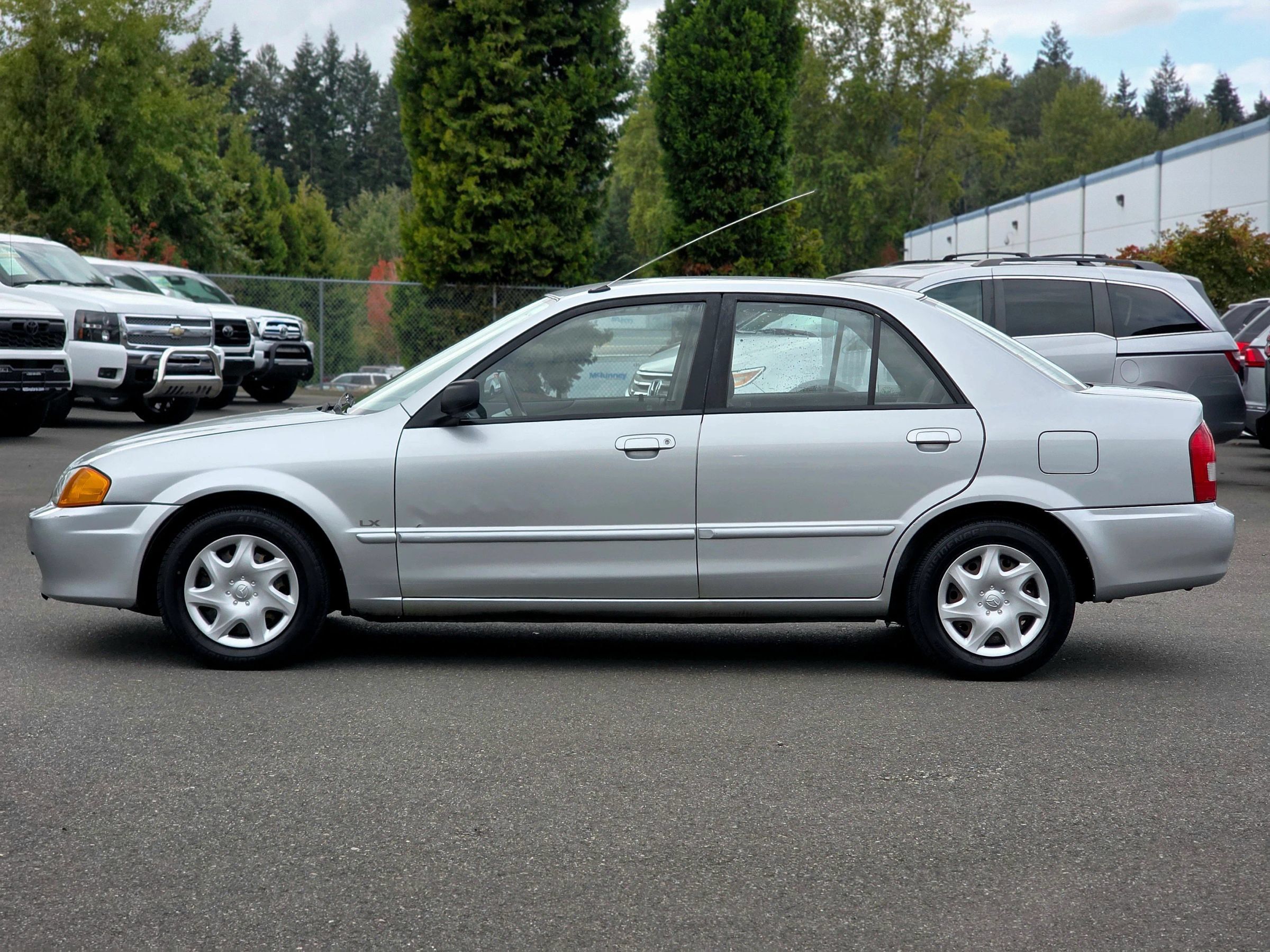 Used 1999 MAZDA Protege FWD image 7