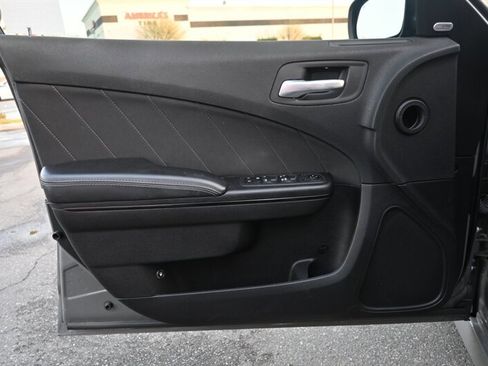 Used 2019 Dodge Charger R/T w/ Blacktop Package image 18