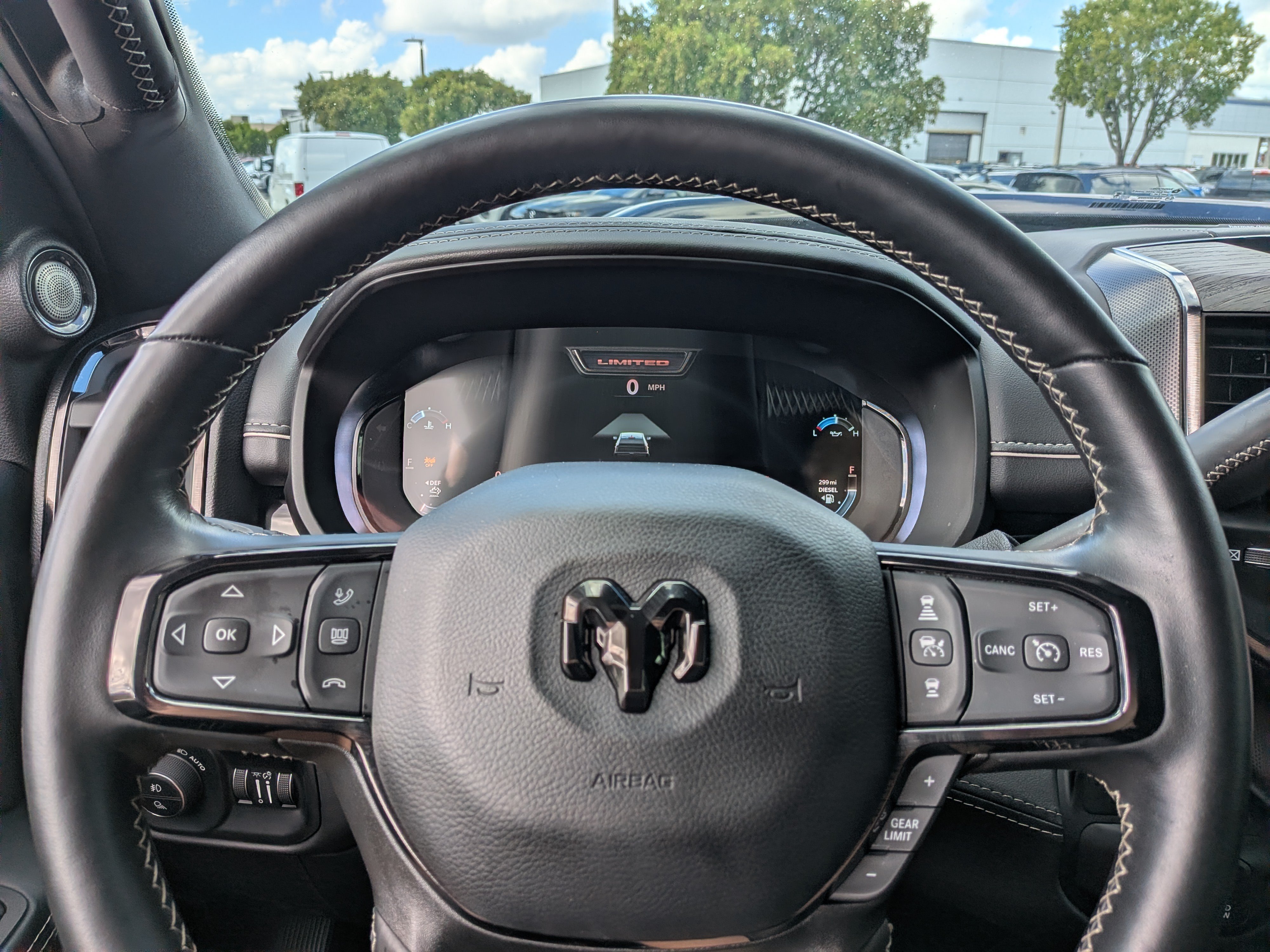 Used 2025 RAM 2500 Limited AWD/4WD image 27