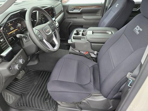 Used 2026 GMC Sierra 1500 SLE w/ X31 Off-Road Package AWD/4WD image 15
