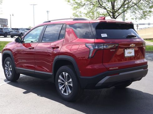 New 2026 Chevrolet Equinox LT w/ Convenience Package II FWD image 5