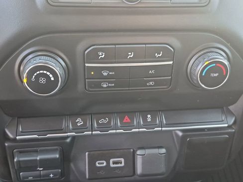 Used 2021 Chevrolet Silverado 1500 Custom Trail Boss image 18