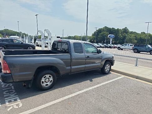Used 2012 Toyota Tacoma 2WD Access Cab w/ Convenience Pkg image 3