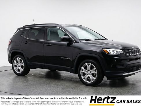 Used 2025 Jeep Compass Latitude image 1