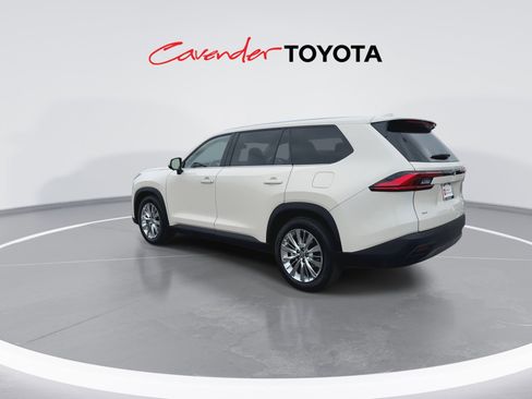 Used 2024 Toyota Grand Highlander Platinum image 6