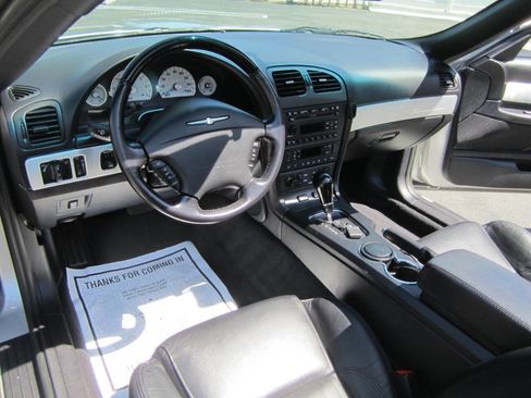 Used 2004 Ford Thunderbird Deluxe image 31