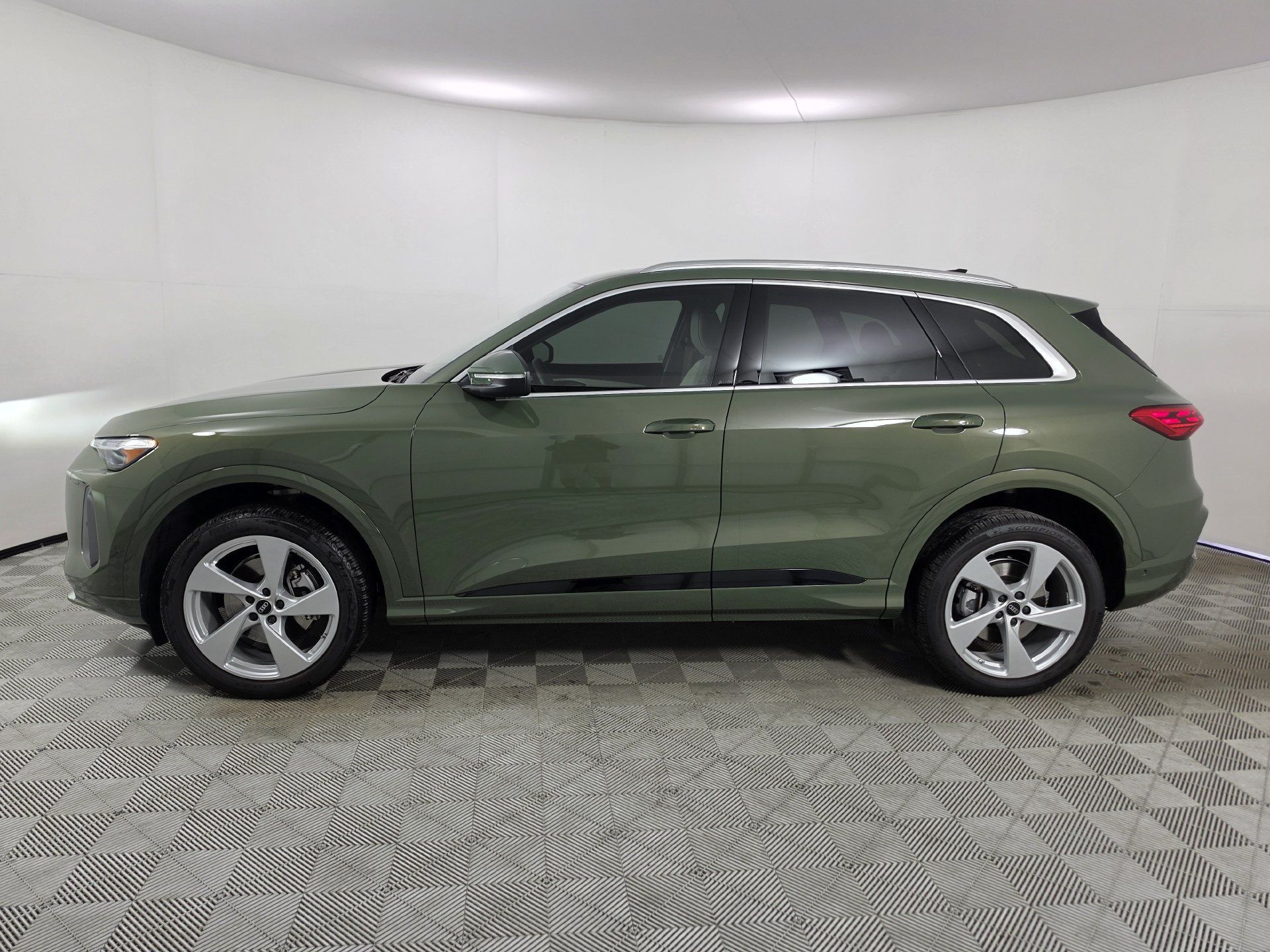 Used 2025 Audi Q5 Premium Plus AWD/4WD image 39