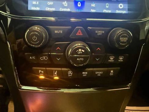 Certified 2021 Jeep Grand Cherokee Laredo X image 32