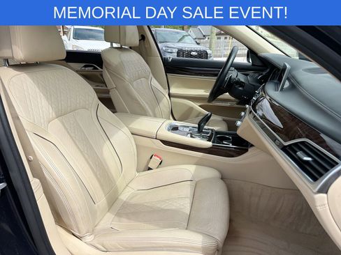 Used 2016 BMW 750i xDrive AWD/4WD image 28