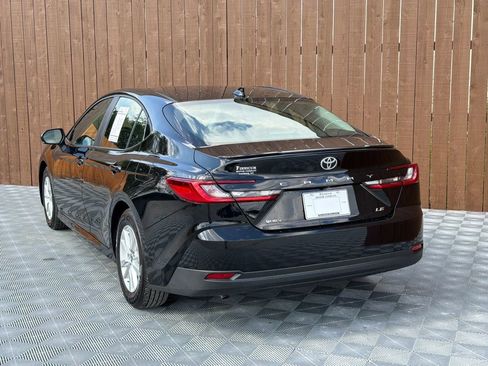 Used 2025 Toyota Camry LE w/ Convenience Package image 16