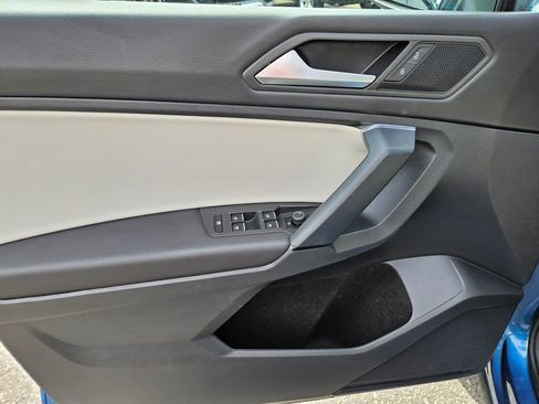 Used 2019 Volkswagen Tiguan SE image 16