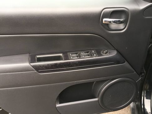 Used 2016 Jeep Patriot Sport w/ Power Value Group AWD/4WD image 17
