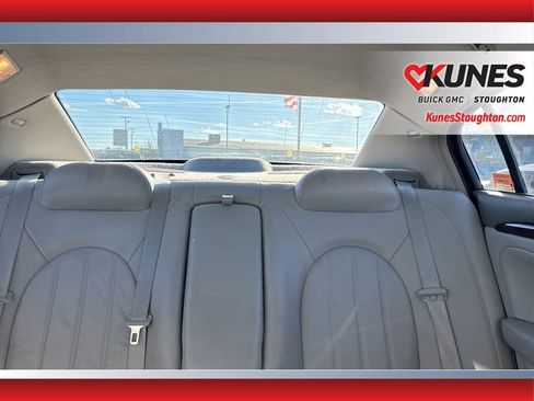 Used 2010 Buick Lucerne CXL image 23