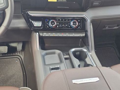 New 2026 GMC Sierra 2500 Denali w/ Denali Reserve Package image 15