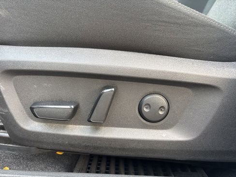 Used 2024 Nissan Rogue SV image 15