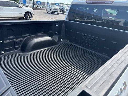 Used 2025 GMC Sierra 1500 SLT AWD/4WD image 12