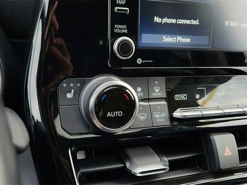 Used 2022 Toyota Highlander XLE image 35