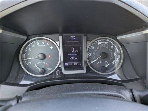 Used 2019 Toyota Tacoma SR5 RWD image 11