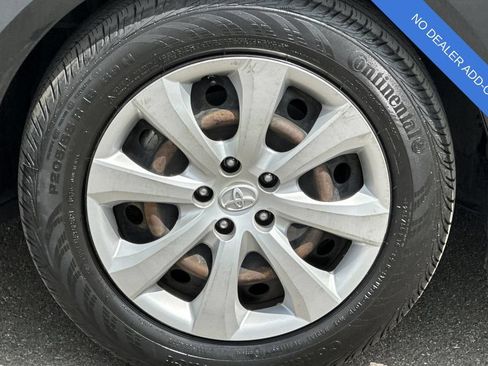 Used 2021 Toyota Corolla LE FWD image 30