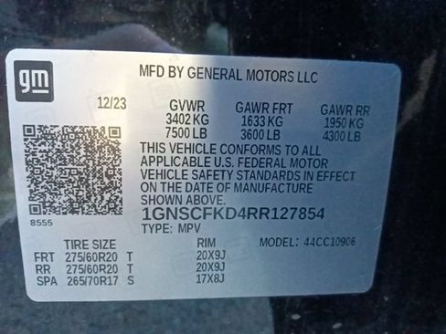 Used 2024 Chevrolet Suburban Premier RWD image 37