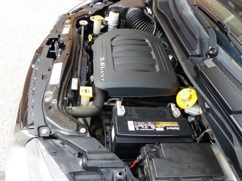 Used 2016 Dodge Grand Caravan R/T w/ Driver Convenience Group image 29