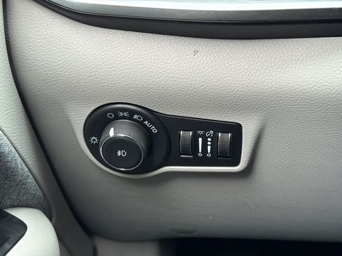 Used 2022 Jeep Compass Latitude w/ Convenience Group image 23