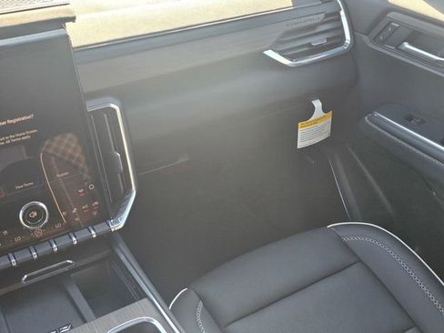 New 2026 GMC Acadia Denali image 17