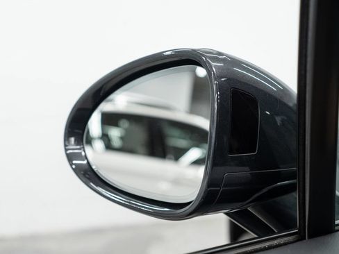 Used 2023 Porsche Macan AWD/4WD image 45