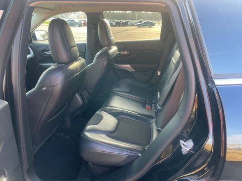 Used 2018 Jeep Cherokee Latitude Plus image 13