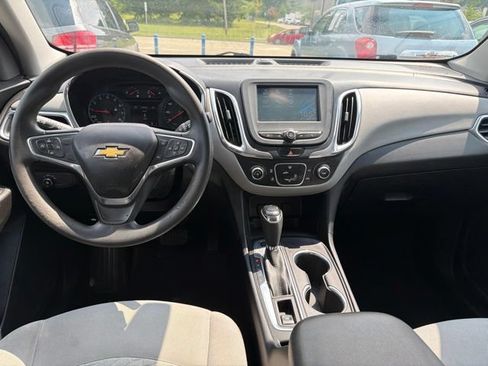Used 2018 Chevrolet Equinox LS AWD/4WD image 19